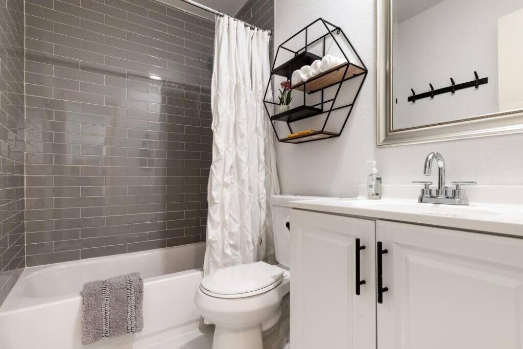 Charming 2 Bedroom Unit With Large Yard Austin Exterior foto